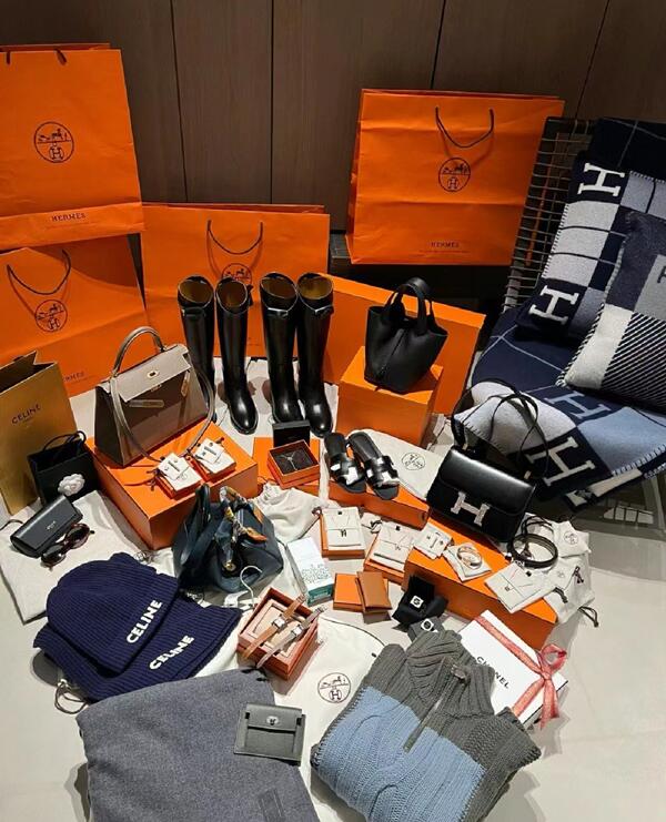 肇庆高要区回收奢侈品鞋服.jpg